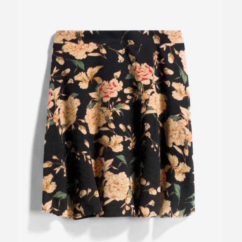 Glamorous Akelia Flare Black Floral Skirt Large